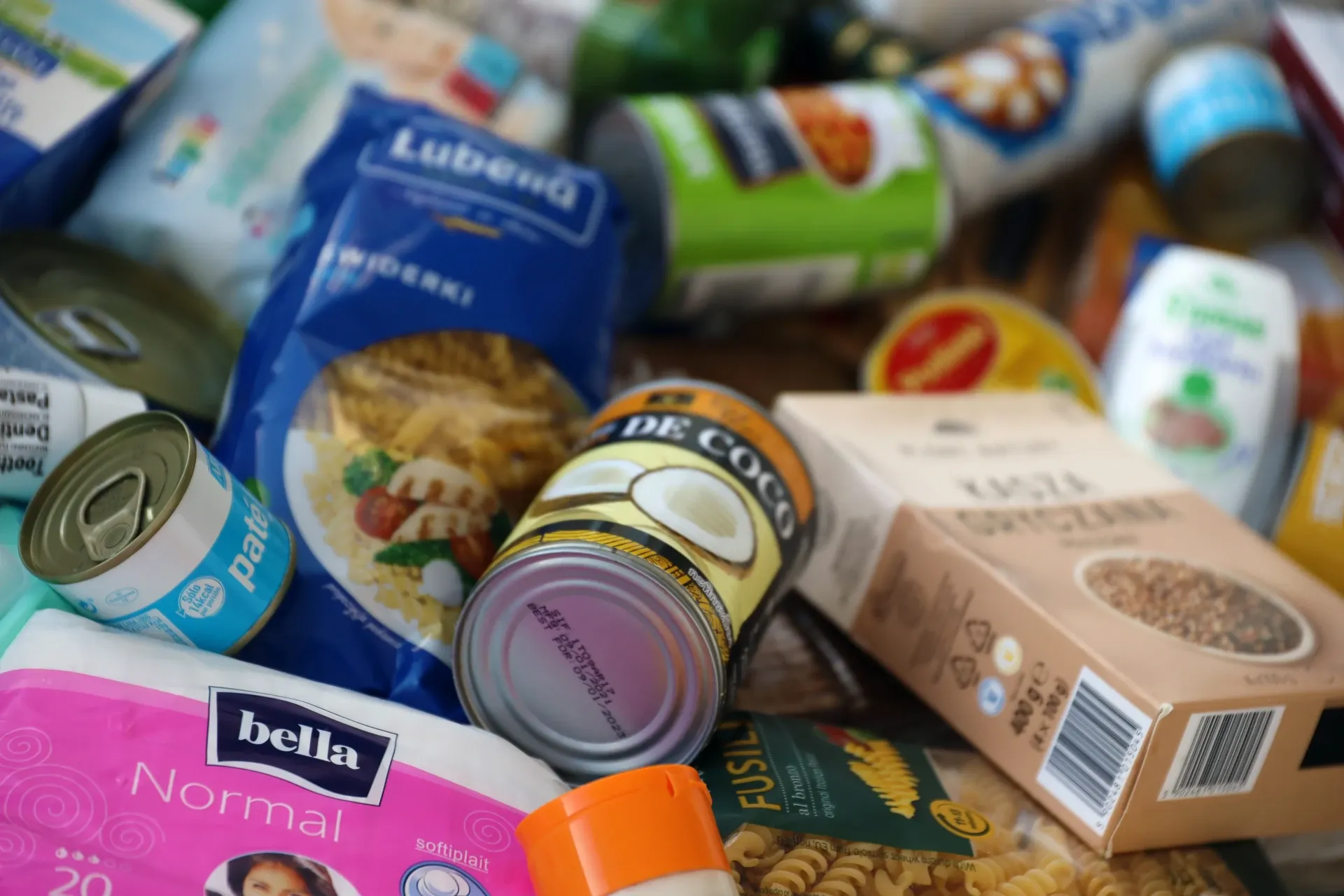 Non-perishable-food-in-a-table